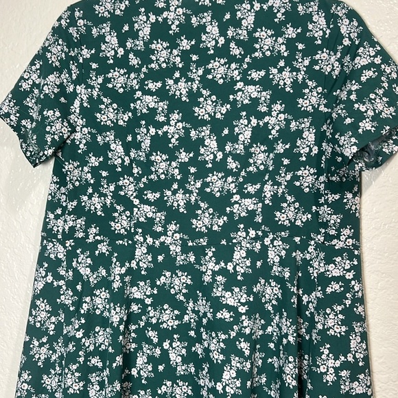 Floral Green WrapDress Size L - Picture 5 of 7